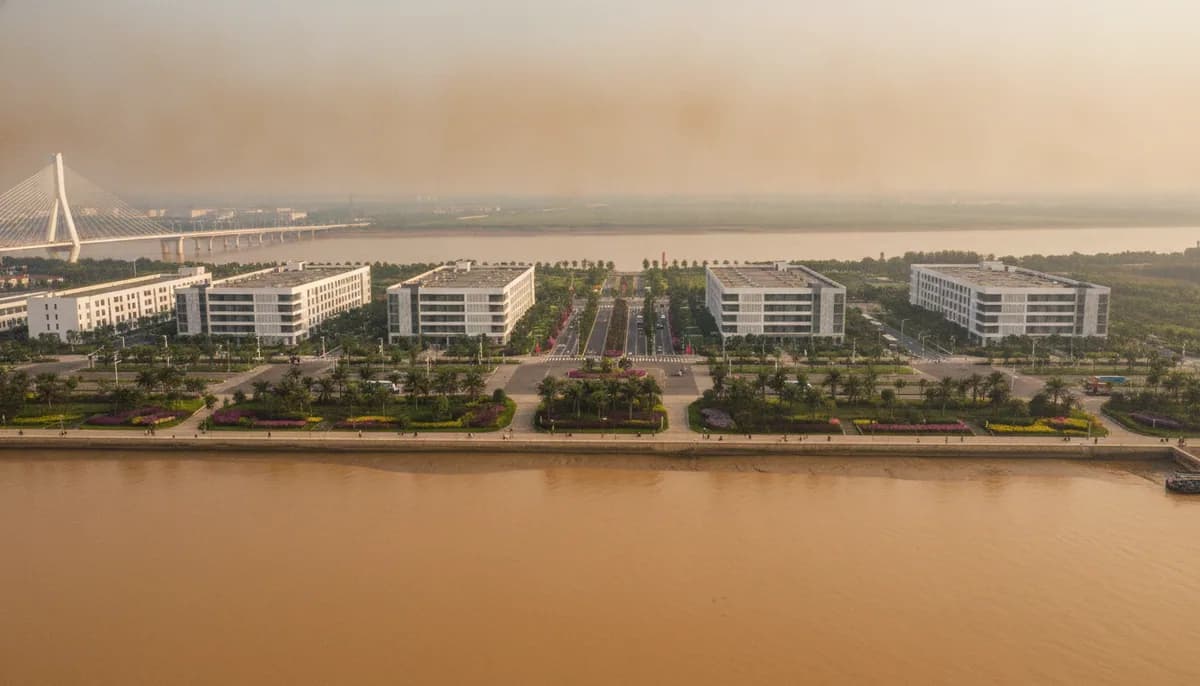 An industrial district in Guangzhou, the region this supplier record is registered in.